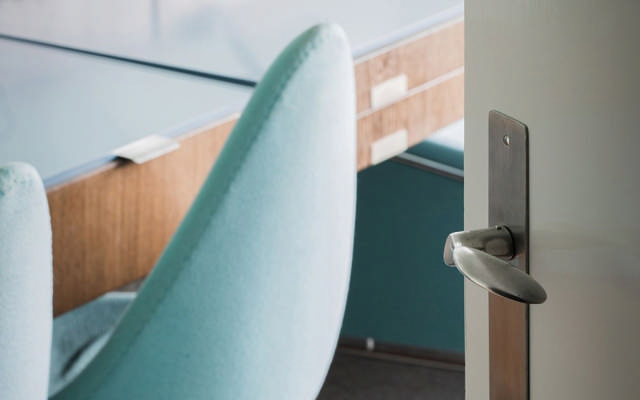 Arne Jacobsen deurkruk 111 mm. zonder rozetten