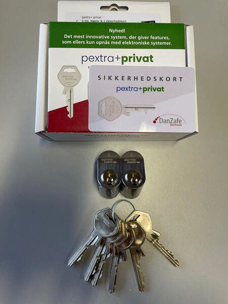 2 pextra+ 4060S-6Flex met kaart en 3 sleutels