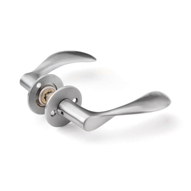 Arne Jacobsen deurkruk 111 mm met rozetten CC30, RS staal