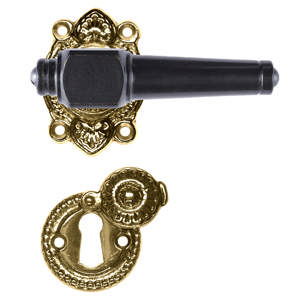 Deurkruk Svanemølle 671 met houtschroeven (1670T) Zwart messing gepolijst zonder vernis